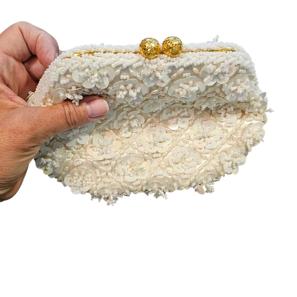 Beaded Vintage, Floral, Kisslock top clutch/hand Bag - Picture 1 of 14